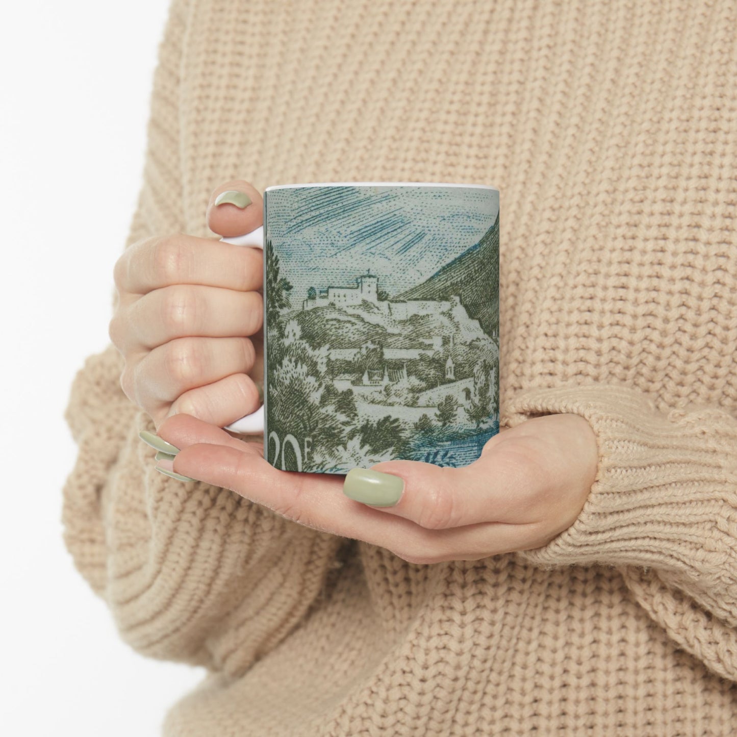 Frimärke ur Gösta Bodmans filatelistiska motivsamling, påbörjad 1950.Frimärke från Frankrike, 1954. Motiv av kyrkan vid Lourdes. "Undergörande vatten". Beautiful Novelty Ceramic Coffee Mug 11oz
