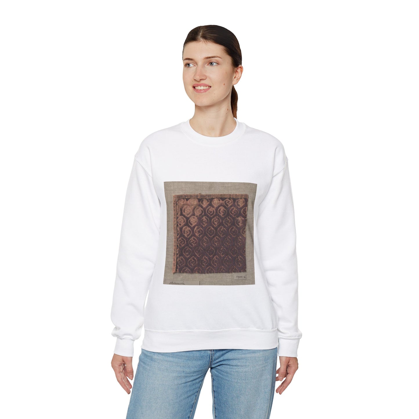Fragment ciseléfluweel in paars met doorlopend patroon van ruiten gevuld met S-vormige voluut White Heavy Blend Adult Crew Neck SweatShirt