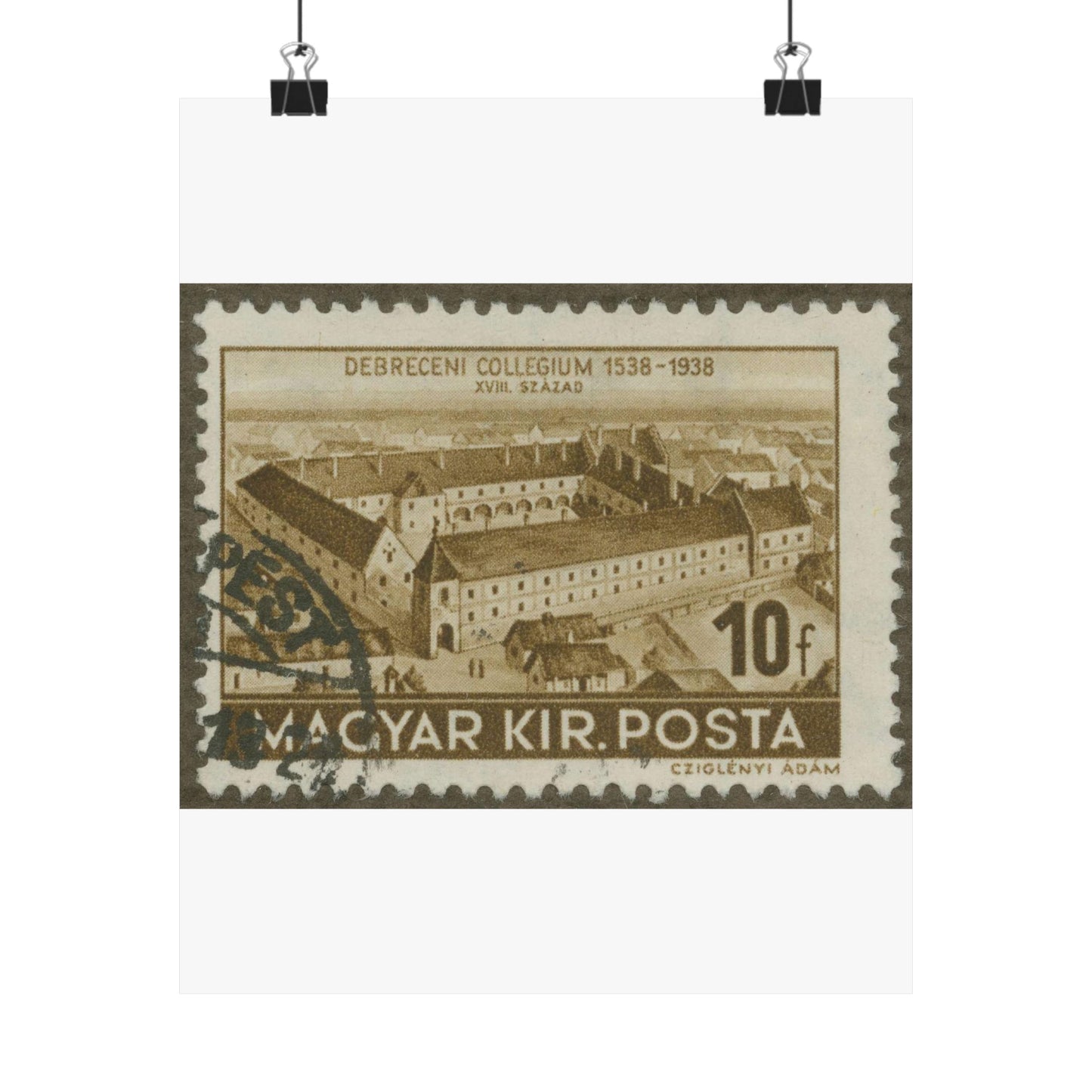 Frimärke ur Gösta Bodmans filatelistiska motivsamling, påbörjad 1950.Frimärke från Ungern, 1938. Motiv av Ungerns Universitet i Debreczen på 1700-talet. "400-årsminne: 1538-1938". High Quality Matte Wall Art Poster for Home, Office, Classroom