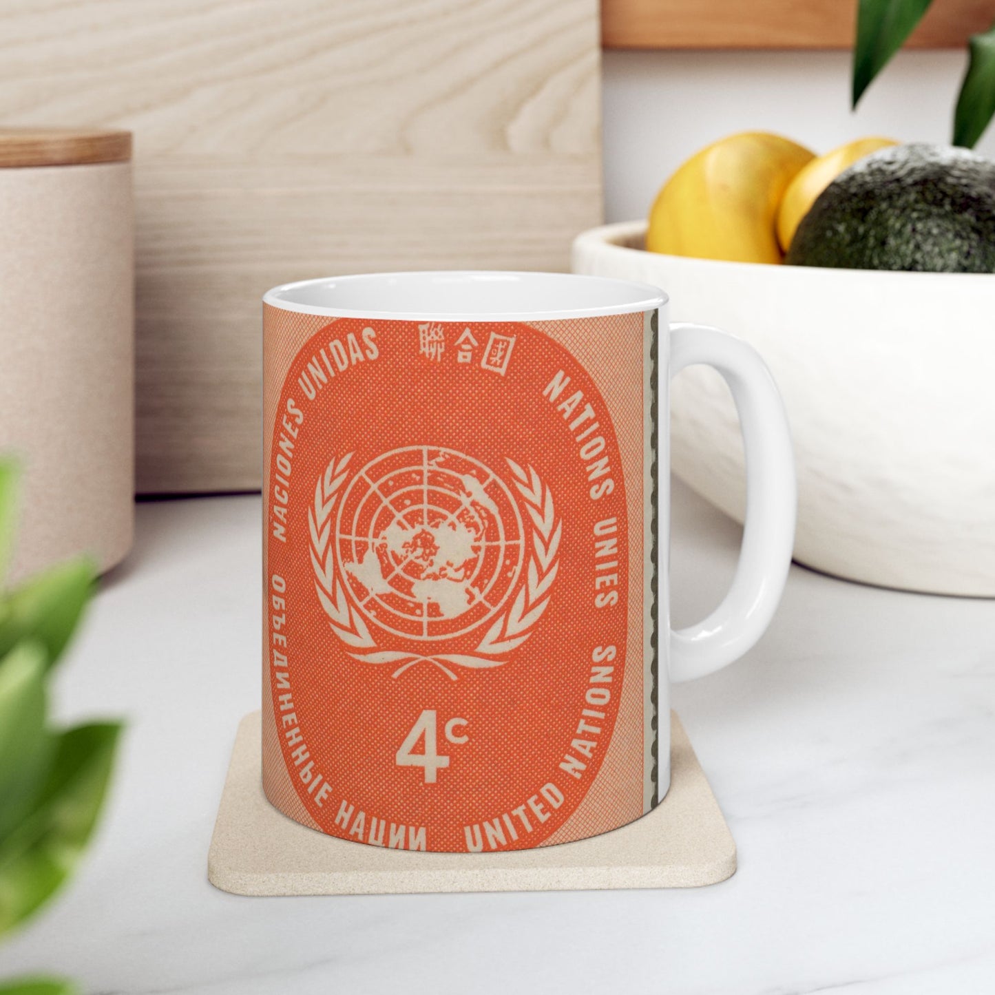 Frimärke ur Gösta Bodmans filatelistiska motivsamling, påbörjad 1950.Frimärke från Nations Unies 1958. Motiv av F. N.- märket. Beautiful Novelty Ceramic Coffee Mug 11oz