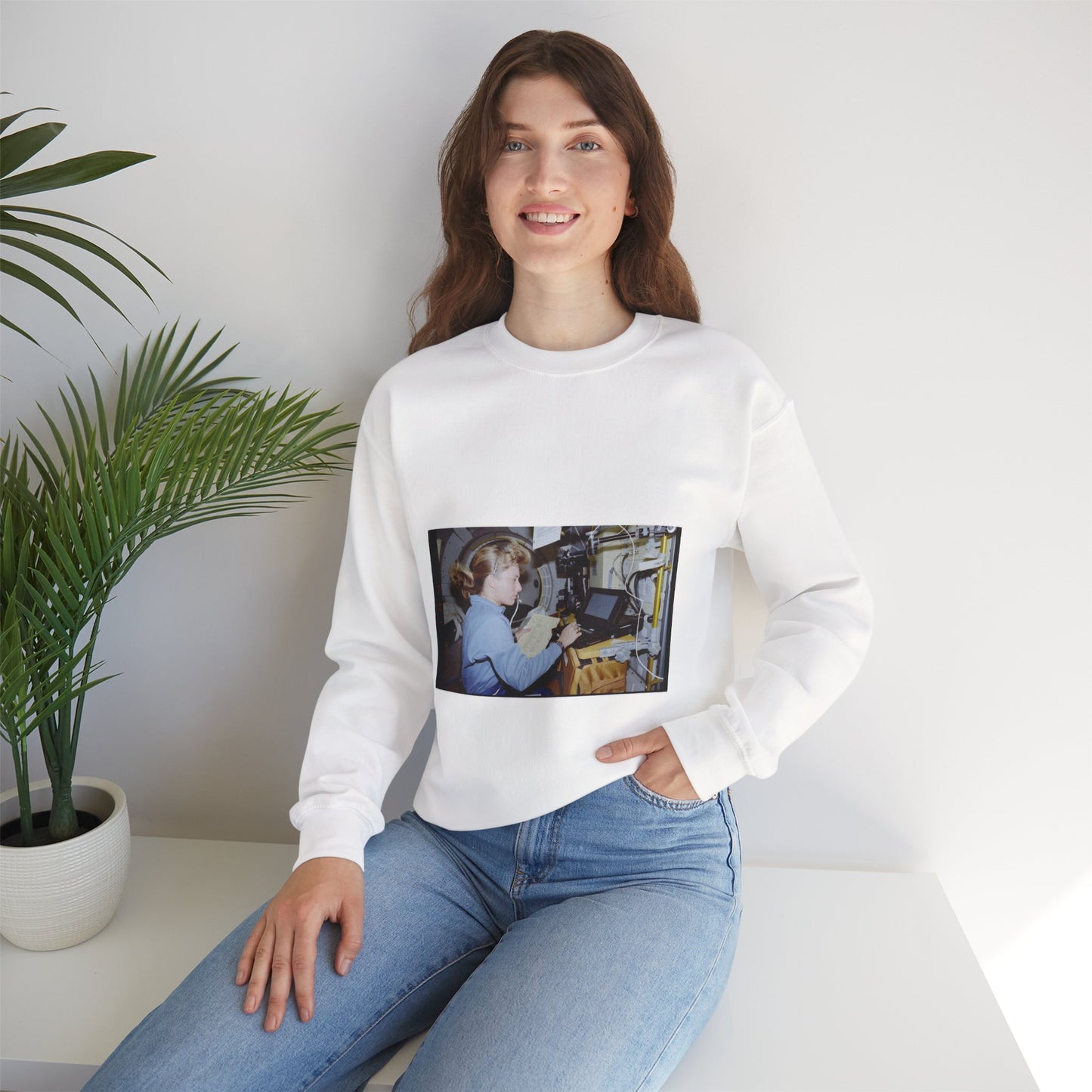 S47-238-020 - STS-047 - Public domain NASA photogrpaph White Heavy Blend Adult Crew Neck SweatShirt