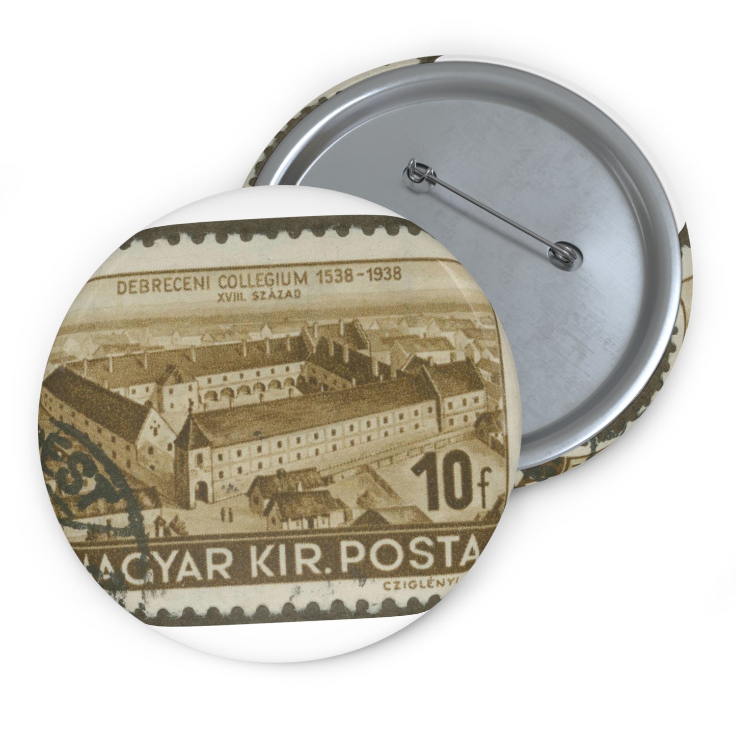 Frimärke ur Gösta Bodmans filatelistiska motivsamling, påbörjad 1950.Frimärke från Ungern, 1938. Motiv av Ungerns Universitet i Debreczen på 1700-talet. "400-årsminne: 1538-1938". Pin Buttons with Crisp Design