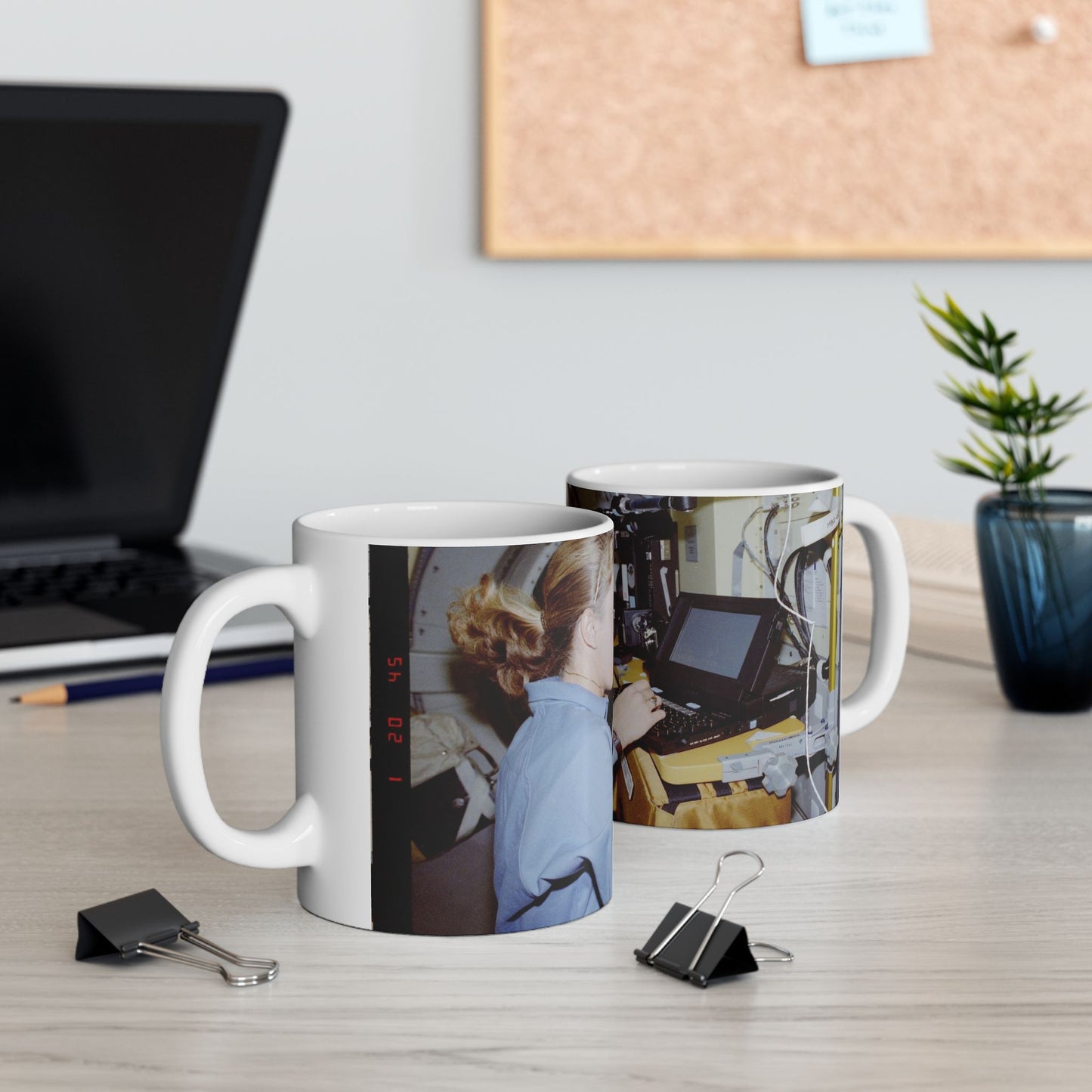 S47-238-020 - STS-047 - Public domain NASA photogrpaph Beautiful Novelty Ceramic Coffee Mug 11oz