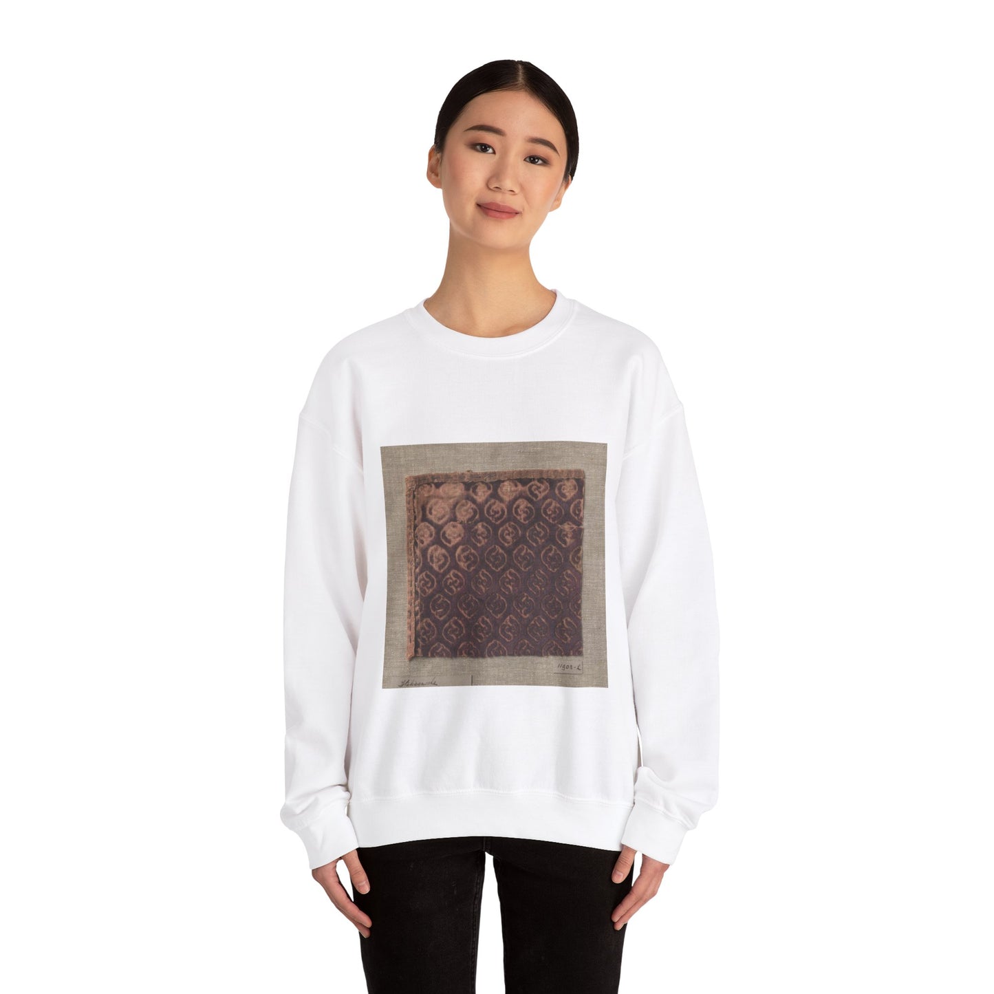 Fragment ciseléfluweel in paars met doorlopend patroon van ruiten gevuld met S-vormige voluut White Heavy Blend Adult Crew Neck SweatShirt