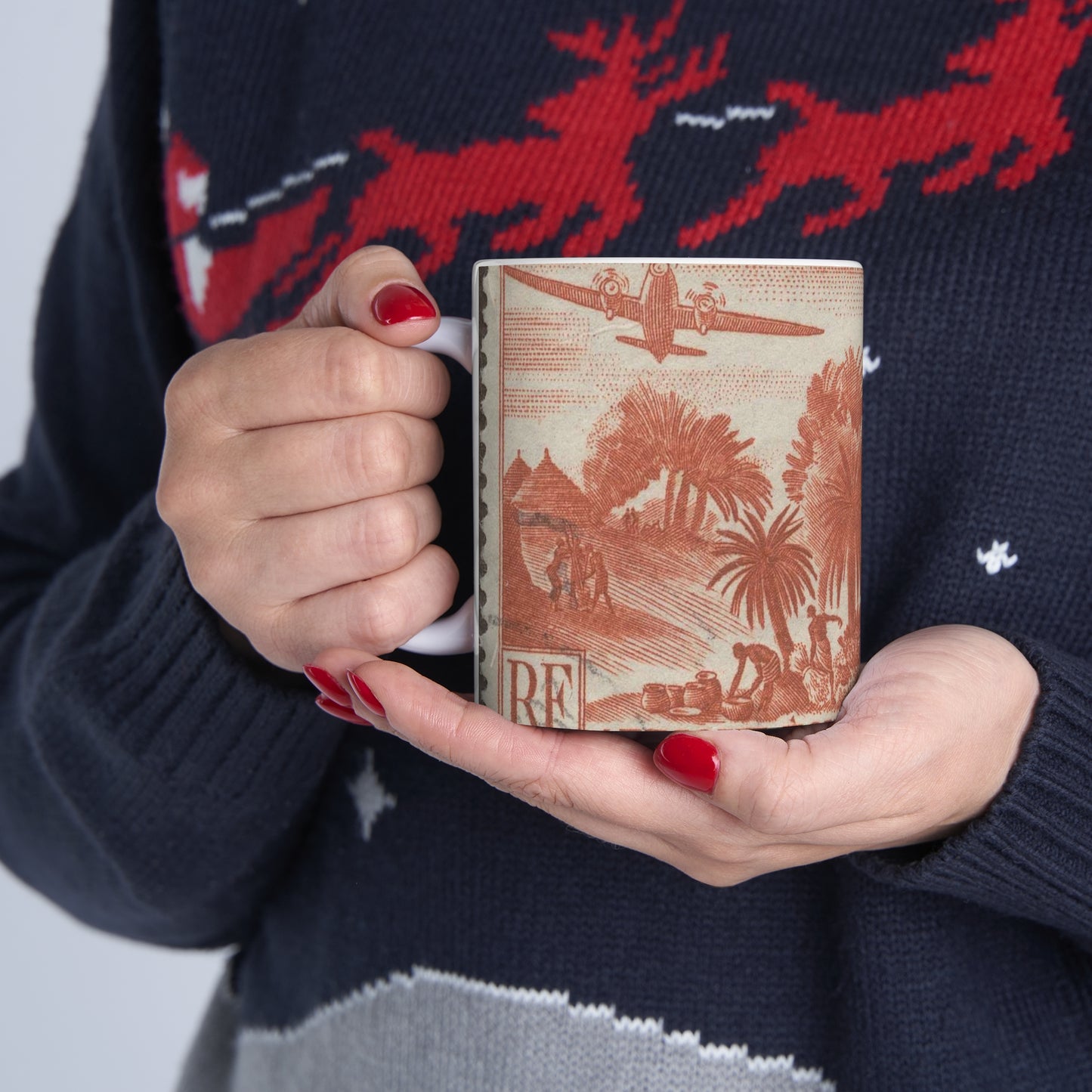 Frimärke ur Gösta Bodmans filatelistiska motivsamling, påbörjad 1950.Frimärke från Franska Ekvatorialafrika, 1947. Motiv av skördearbete. Beautiful Novelty Ceramic Coffee Mug 11oz