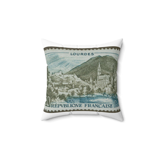 Frimärke ur Gösta Bodmans filatelistiska motivsamling, påbörjad 1950.Frimärke från Frankrike, 1954. Motiv av kyrkan vid Lourdes. "Undergörande vatten". Decorative Accent Square Pillow