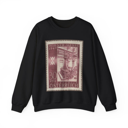 Frimärke ur Gösta Bodmans filatelistiska motivsamling, påbörjad 1950.Frimärke från Österrike, 1947. Motiv av jacquardvävstol i Österrike 1947. "Wienermässan 1947" Black Heavy Blend Adult Crew Neck SweatShirt