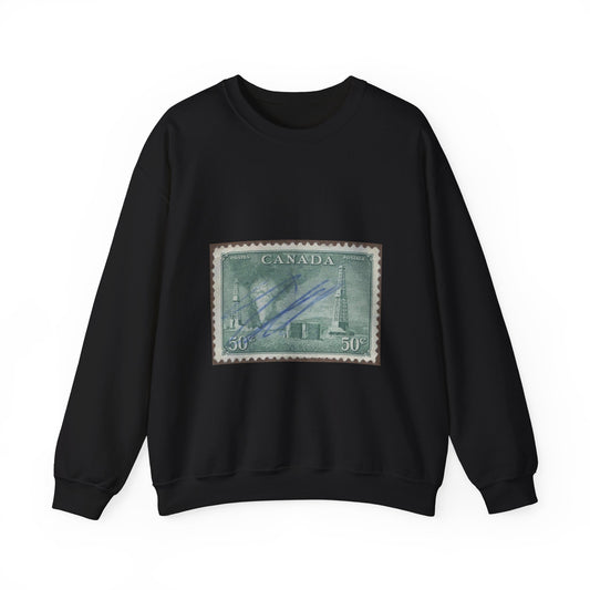 Frimärke ur Gösta Bodmans filatelistiska motivsamling, påbörjad 1950.Frimärke från Canada, 1950. Motiv av petroleumutvinning i Alberta. Black Heavy Blend Adult Crew Neck SweatShirt