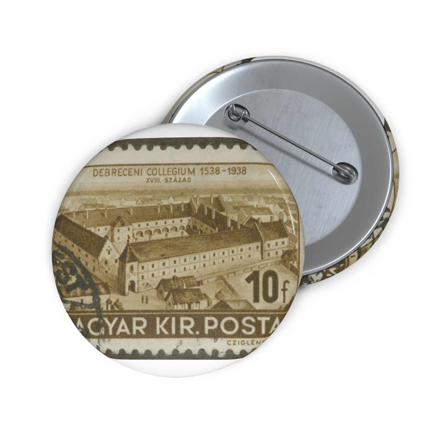 Frimärke ur Gösta Bodmans filatelistiska motivsamling, påbörjad 1950.Frimärke från Ungern, 1938. Motiv av Ungerns Universitet i Debreczen på 1700-talet. "400-årsminne: 1538-1938". Pin Buttons with Crisp Design