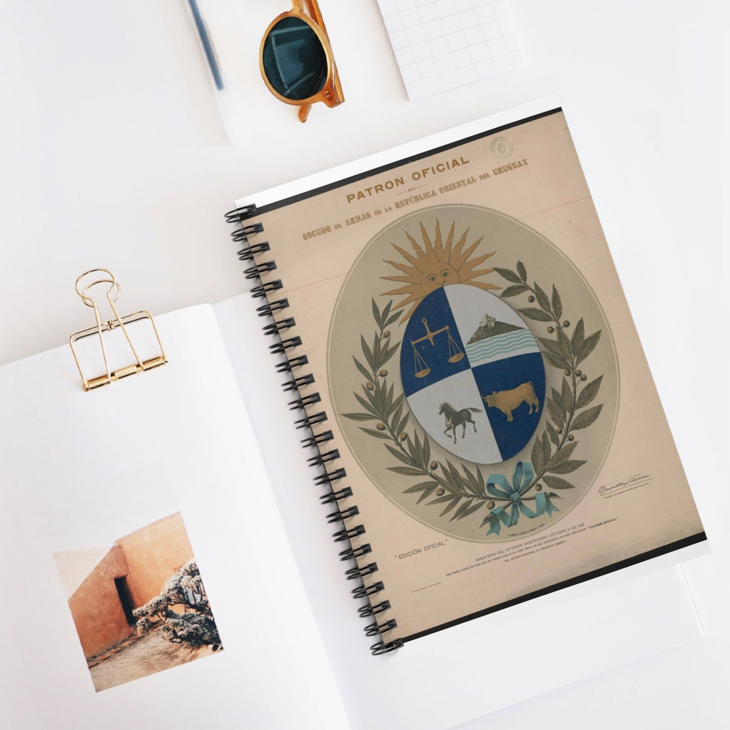 Patron oficial del escudo de armas de la Republica Oriental del Uruguay Spiral Bound Ruled Notebook with Printed Cover