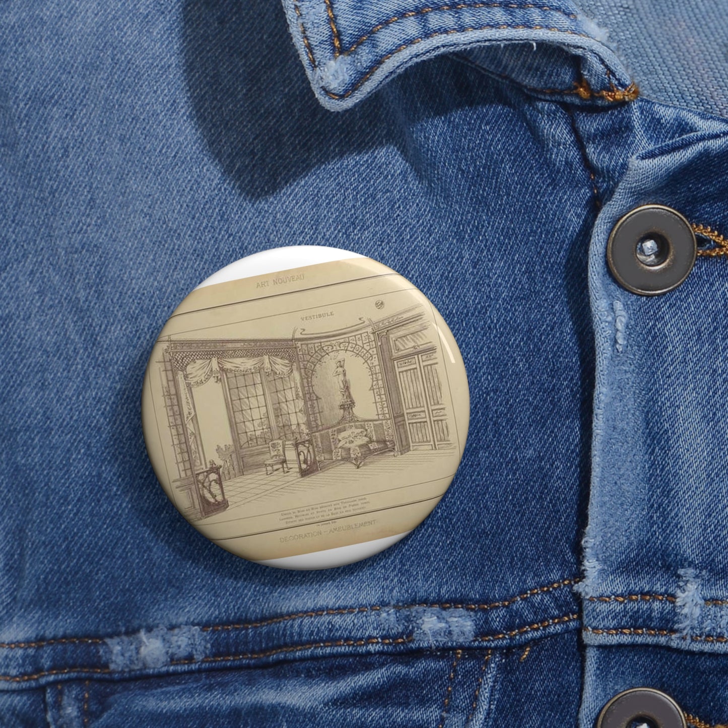 Vestibule : décor de baie en bois découpé sur treillage doré. Lambris, meubles et porte en bois de frêne verni. Etoffe des sièges et de la baie en soie brochée. Pin Buttons with Crisp Design