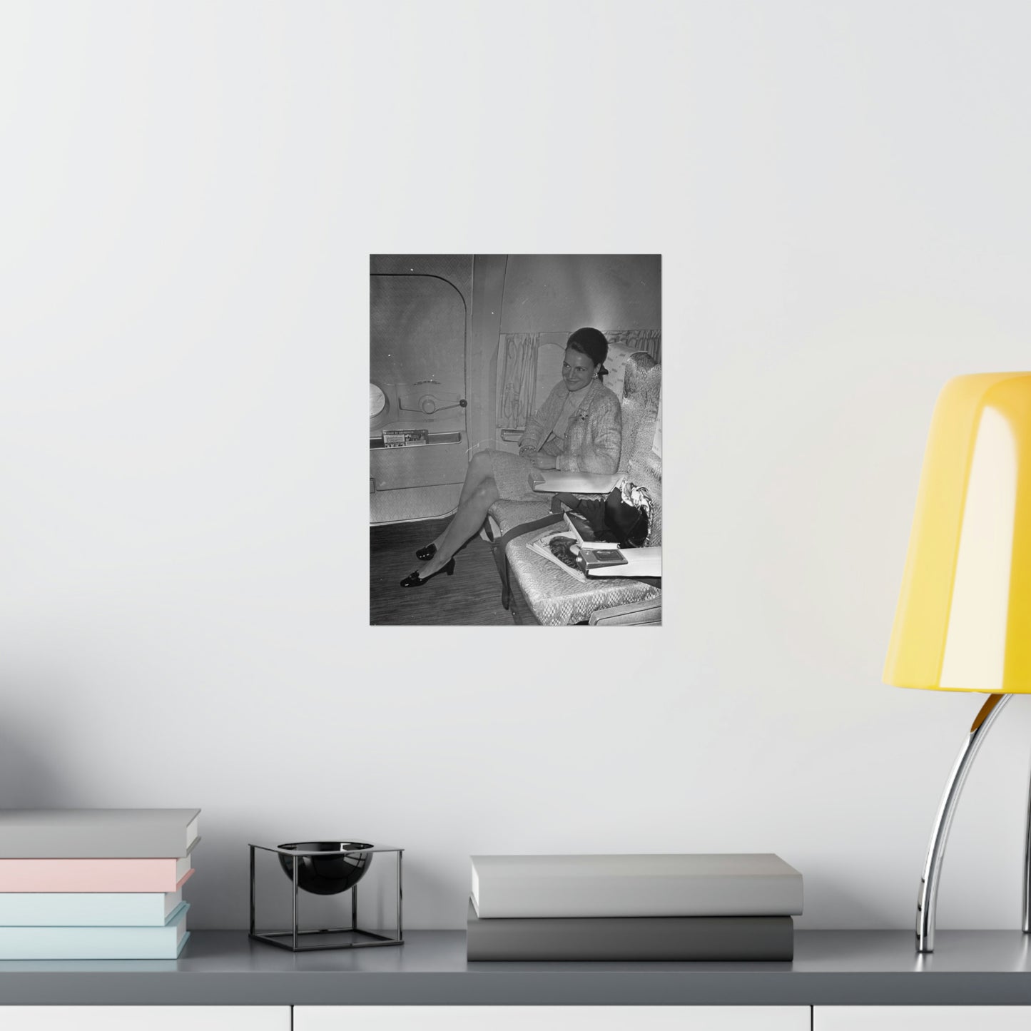 Vertrek prinses Irene van Schiphol. De prinses in het High Quality Matte Wall Art Poster for Home, Office, Classroom