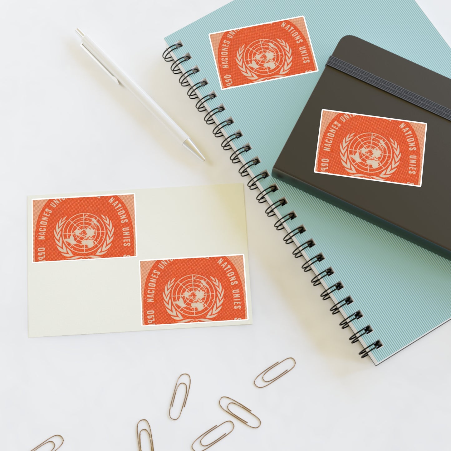 Frimärke ur Gösta Bodmans filatelistiska motivsamling, påbörjad 1950.Frimärke från Nations Unies 1958. Motiv av F. N.- märket. Laminated UV Protective Vinyl Stickers