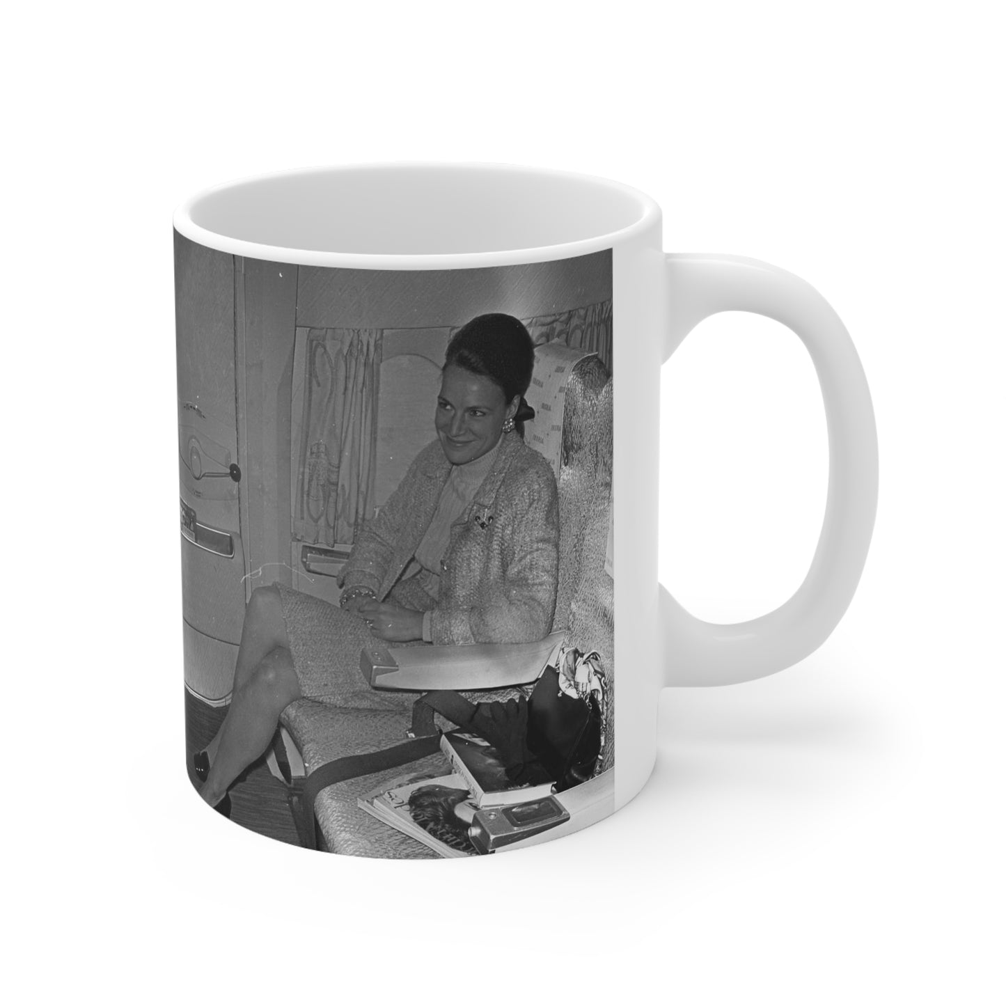 Vertrek prinses Irene van Schiphol. De prinses in het Beautiful Novelty Ceramic Coffee Mug 11oz