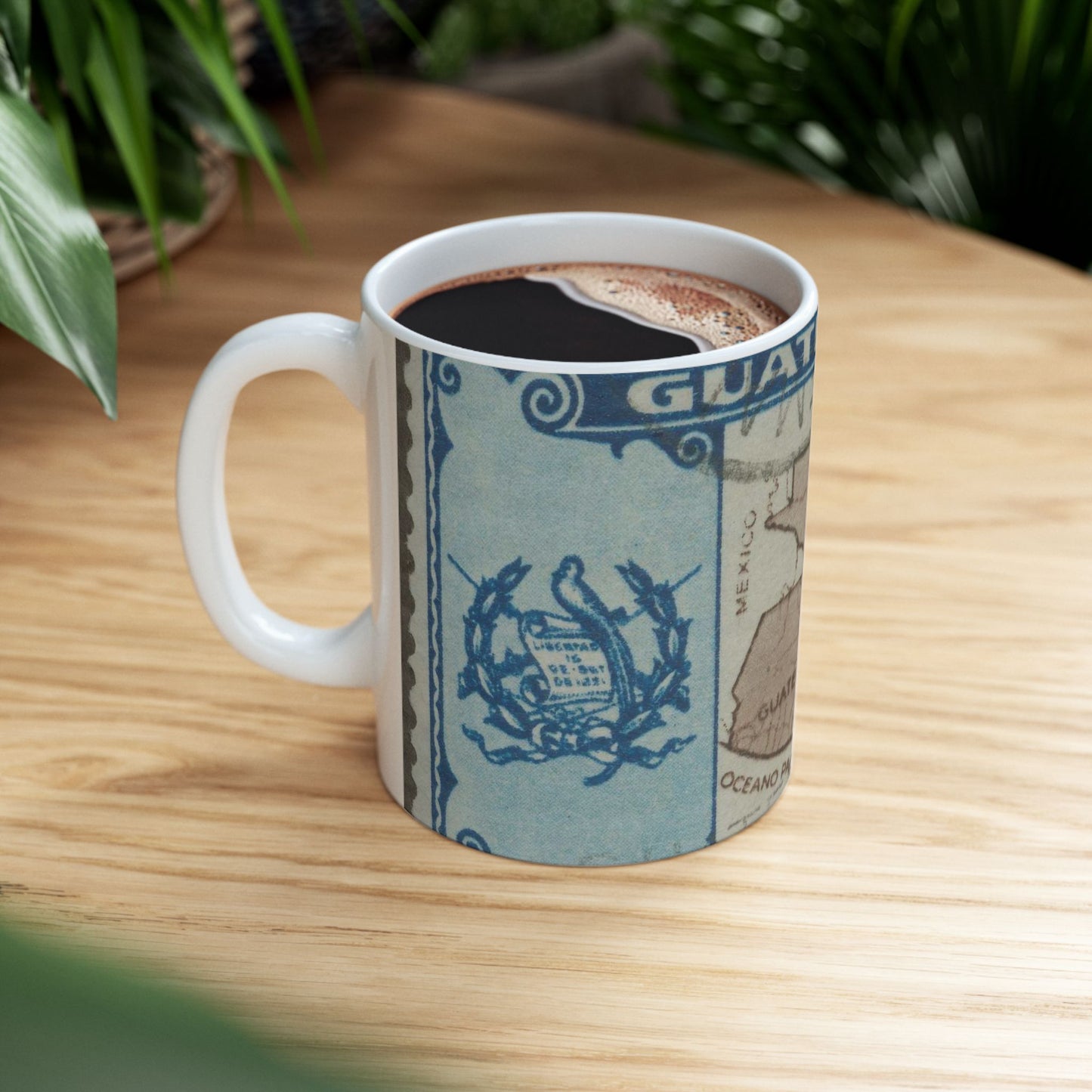 Frimärke ur Gösta Bodmans filatelistiska motivsamling, påbörjad 1950.Frimärke från Guatemala, 1939. Motiv av karta över Guatemala. Beautiful Novelty Ceramic Coffee Mug 11oz