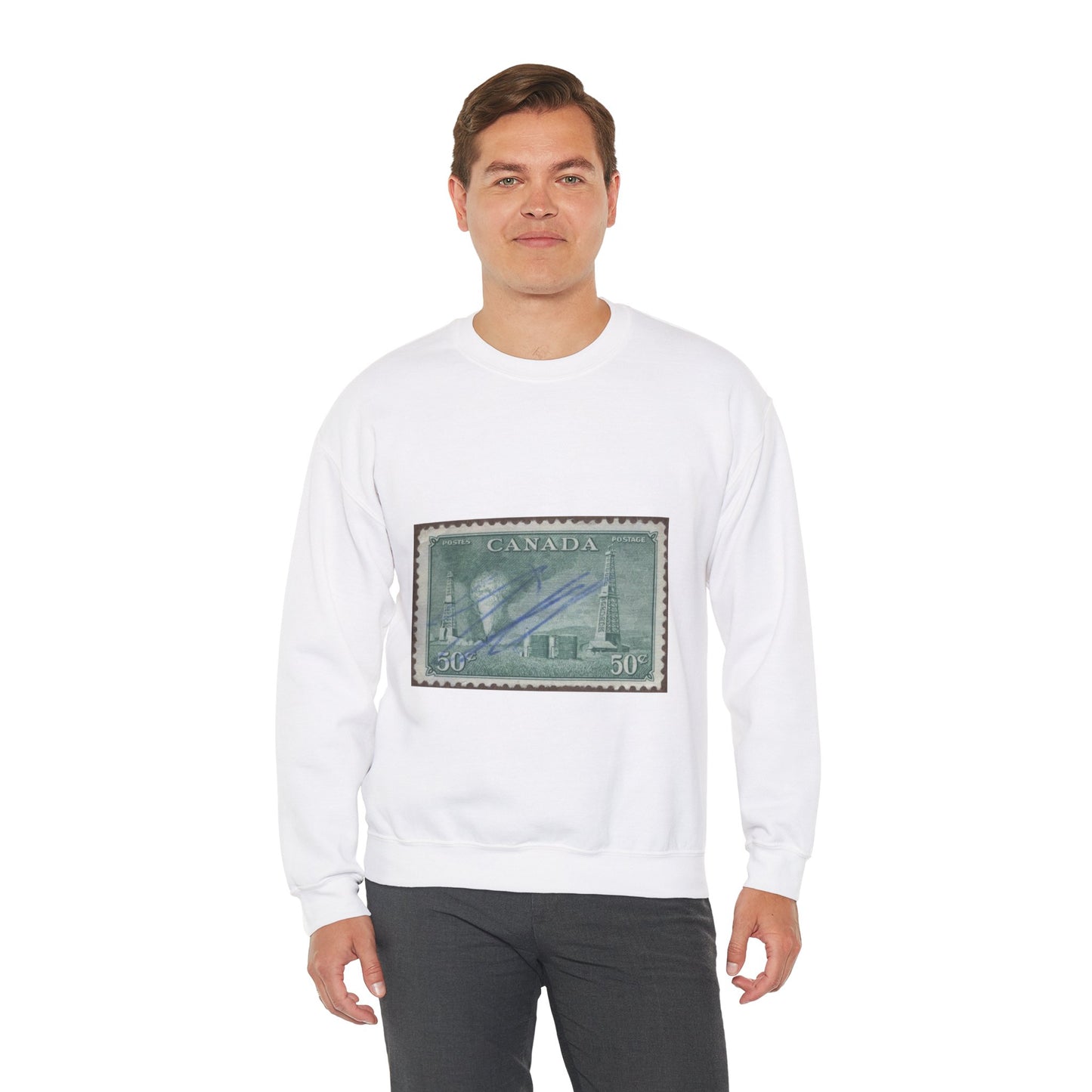 Frimärke ur Gösta Bodmans filatelistiska motivsamling, påbörjad 1950.Frimärke från Canada, 1950. Motiv av petroleumutvinning i Alberta. White Heavy Blend Adult Crew Neck SweatShirt