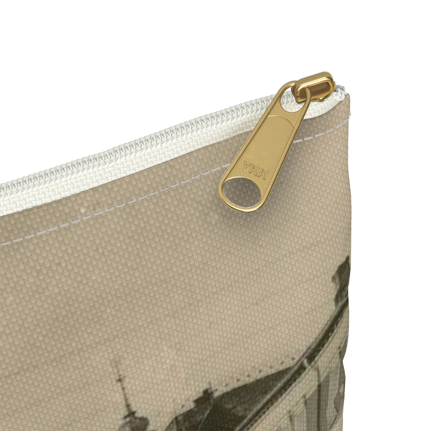 Kirkegata i Hammerfest før ødeleggelsene under andre verdenskrig. Blikket er rettet oppover bakken, mot kirka. En person kryssen veien. Large Organizer Pouch with Black Zipper