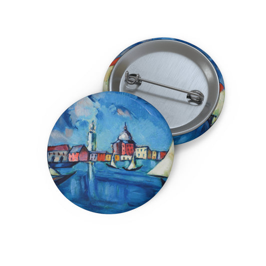 Magi veneetsia - A painting of boats in a harbor with buildings in the background Pin Buttons with Crisp Design