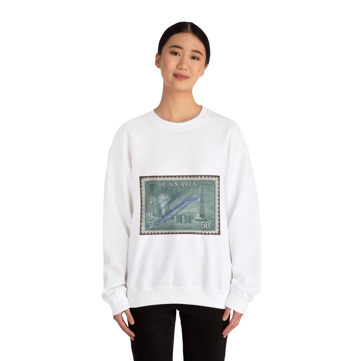 Frimärke ur Gösta Bodmans filatelistiska motivsamling, påbörjad 1950.Frimärke från Canada, 1950. Motiv av petroleumutvinning i Alberta. White Heavy Blend Adult Crew Neck SweatShirt